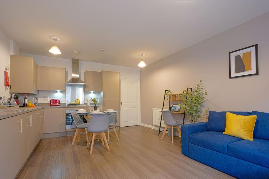 Luxury Campbell Park Apartments In Central Mk With Balcony, Free Parking & Smart Tv With Netflix By Yoko Property 米尔顿凯恩斯 外观 照片